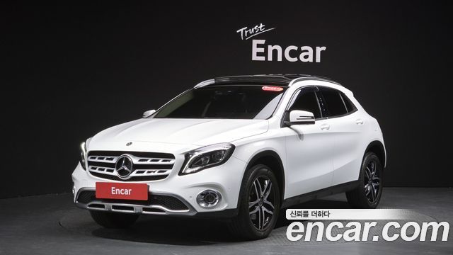 Mercedes-Benz GLA-Class GLA220