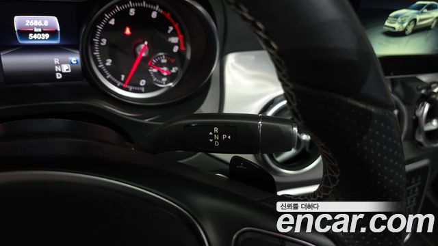 Mercedes-Benz GLA-Class GLA220