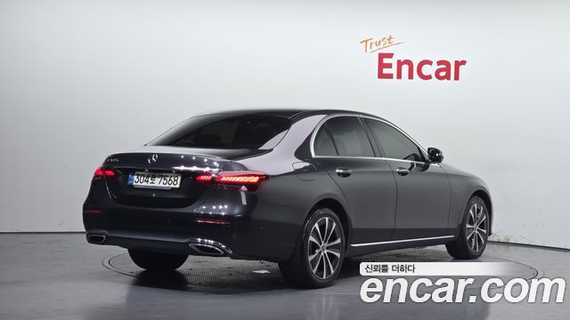 Mercedes-Benz E-Class E300e 4MATIC Exclusive