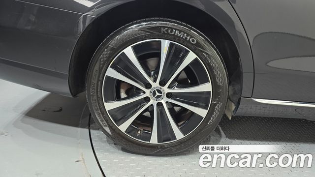 Mercedes-Benz E-Class E300e 4MATIC Exclusive