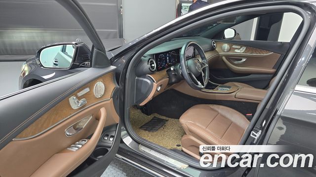 Mercedes-Benz E-Class E300e 4MATIC Exclusive