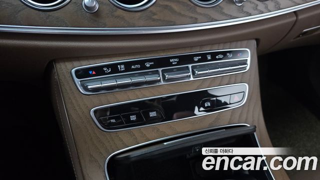 Mercedes-Benz E-Class E300e 4MATIC Exclusive