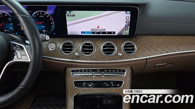 Mercedes-Benz E-Class E300e 4MATIC Exclusive