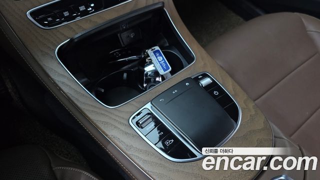 Mercedes-Benz E-Class E300e 4MATIC Exclusive