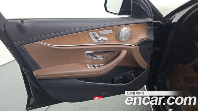 Mercedes-Benz E-Class E300e 4MATIC Exclusive