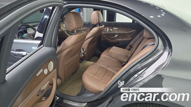 Mercedes-Benz E-Class E300e 4MATIC Exclusive