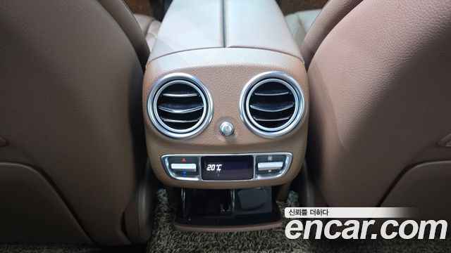 Mercedes-Benz E-Class E300e 4MATIC Exclusive