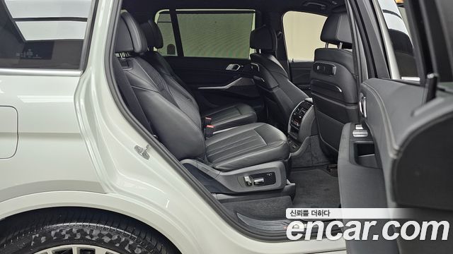 BMW X7 xDrive 40i Design Pure Excellence 6-Seater