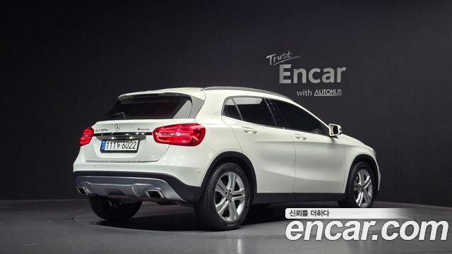 Mercedes-Benz GLA-Class GLA200 d 4MATIC