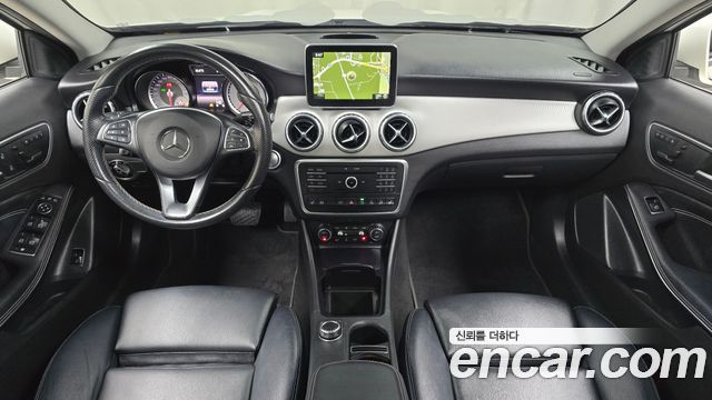 Mercedes-Benz GLA-Class GLA200 d 4MATIC