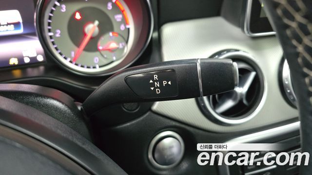 Mercedes-Benz GLA-Class GLA200 d 4MATIC