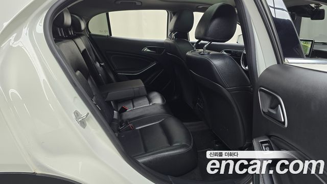 Mercedes-Benz GLA-Class GLA200 d 4MATIC