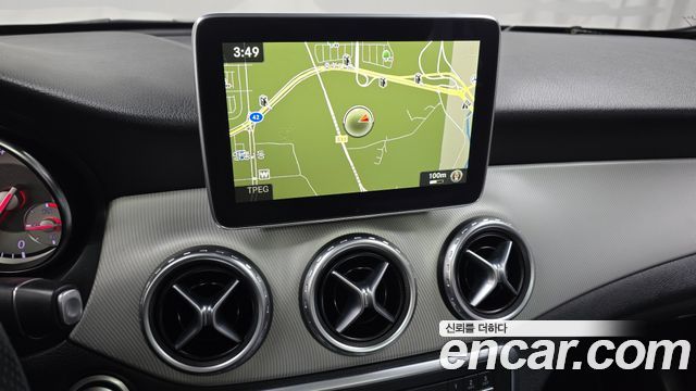 Mercedes-Benz GLA-Class GLA200 d 4MATIC