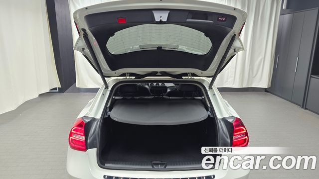 Mercedes-Benz GLA-Class GLA200 d 4MATIC