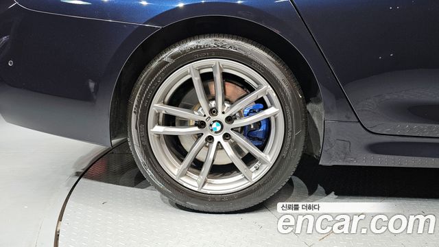 BMW 5-Series 530i M Sport Package Plus