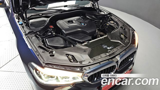 BMW 5-Series 530i M Sport Package Plus