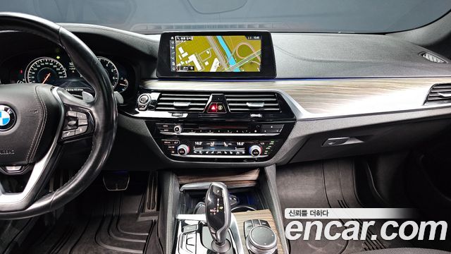 BMW 5-Series 530i M Sport Package Plus