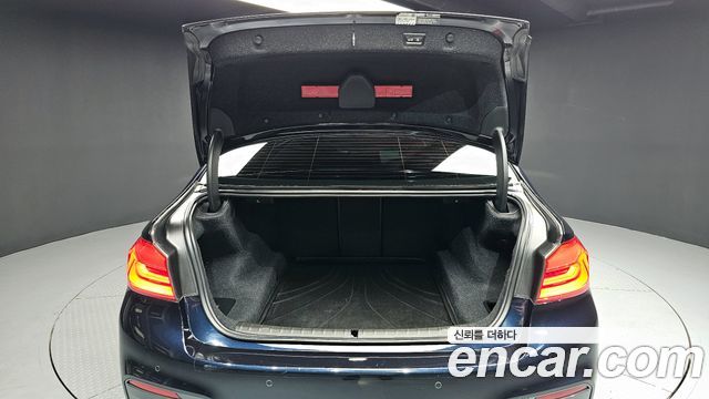 BMW 5-Series 530i M Sport Package Plus