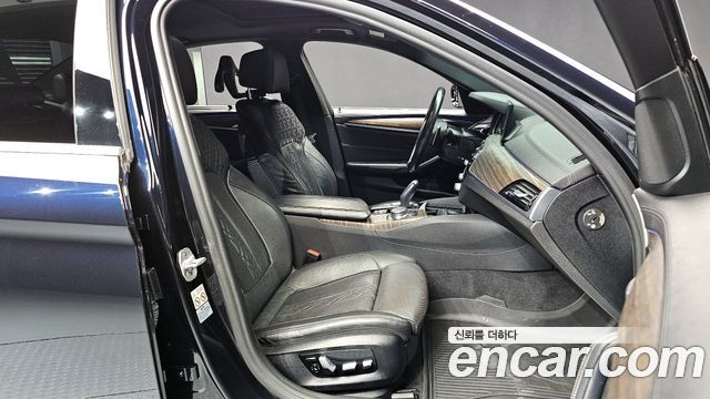 BMW 5-Series 530i M Sport Package Plus