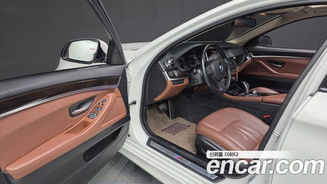 BMW 5-Series 528i xDrive M Aero Dynamic