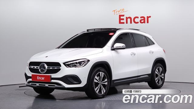 Mercedes-Benz GLA-Class GLA220