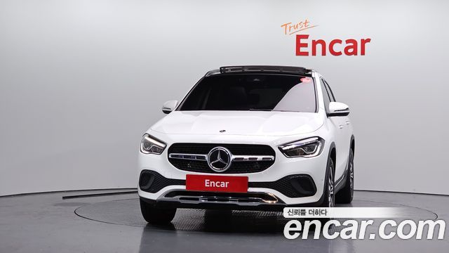 Mercedes-Benz GLA-Class GLA220