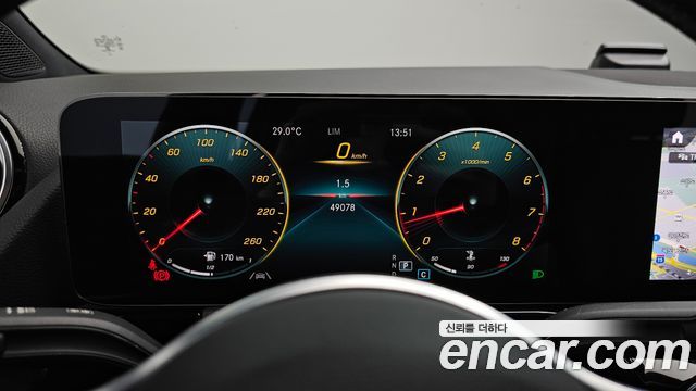 Mercedes-Benz GLA-Class GLA220