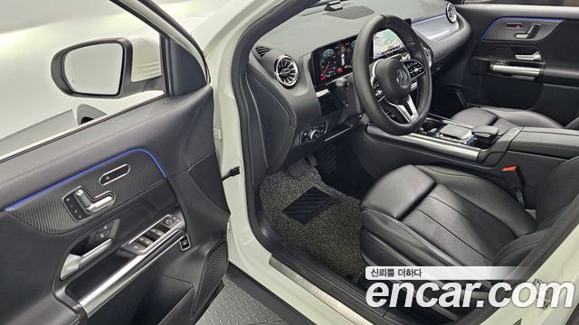 Mercedes-Benz GLA-Class GLA220