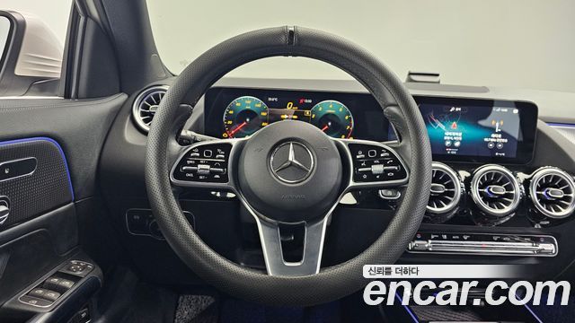 Mercedes-Benz GLA-Class GLA220