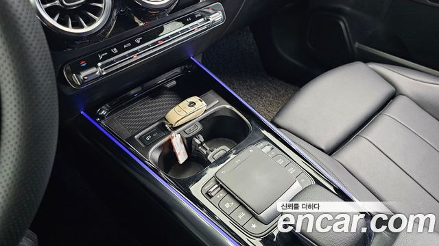 Mercedes-Benz GLA-Class GLA220