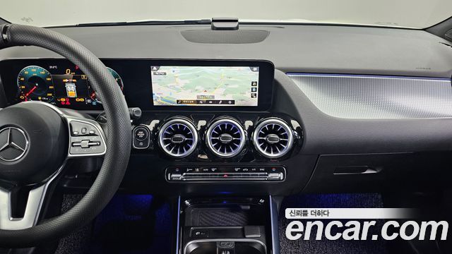 Mercedes-Benz GLA-Class GLA220