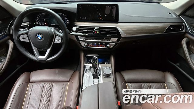 BMW 5-Series 530e Luxury