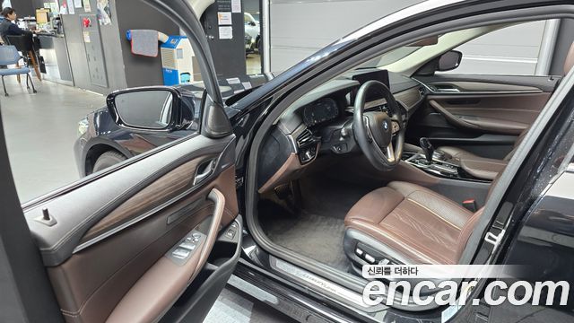BMW 5-Series 530e Luxury