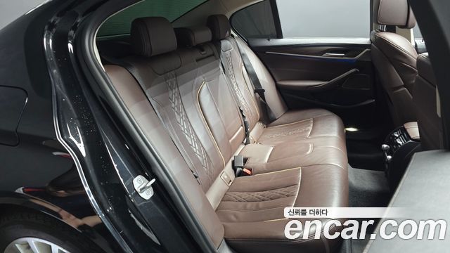 BMW 5-Series 530e Luxury