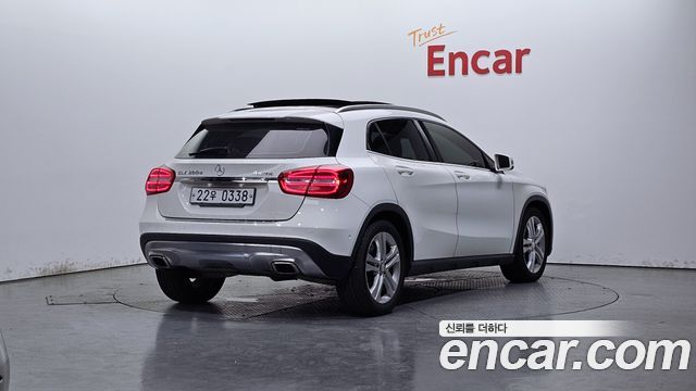Mercedes-Benz GLA-Class GLA200 d 4MATIC