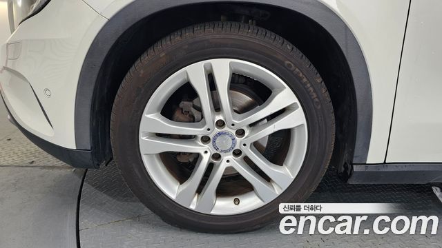 Mercedes-Benz GLA-Class GLA200 d 4MATIC