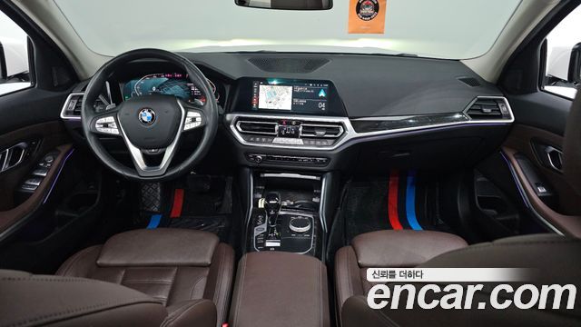 BMW 3-Series 320i Luxury
