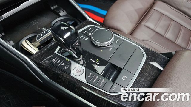 BMW 3-Series 320i Luxury