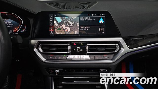 BMW 3-Series 320i Luxury