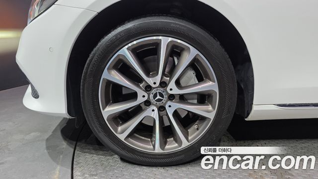 Mercedes-Benz E-Class E300 Exclusive Standard