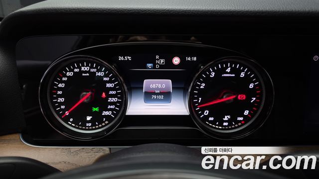 Mercedes-Benz E-Class E300 Exclusive Standard