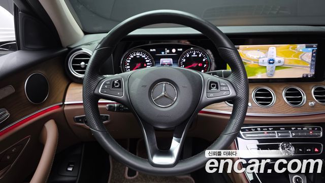 Mercedes-Benz E-Class E300 Exclusive Standard