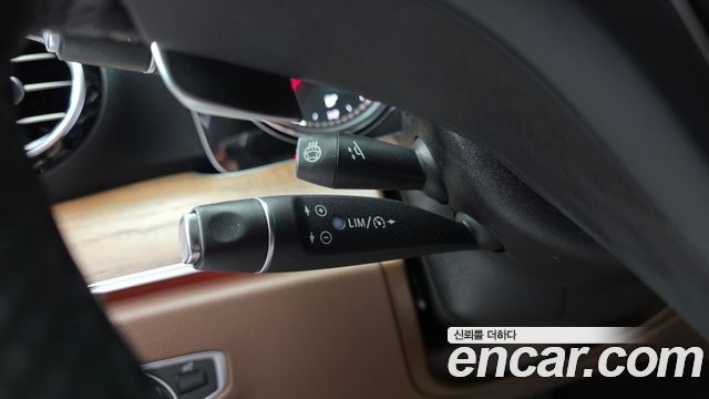 Mercedes-Benz E-Class E300 Exclusive Standard