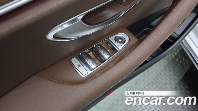 Mercedes-Benz E-Class E300 Exclusive Standard
