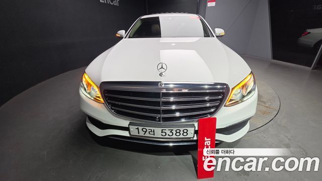 Mercedes-Benz E-Class E300 Exclusive Standard
