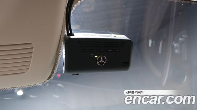 Mercedes-Benz E-Class E300 Exclusive Standard