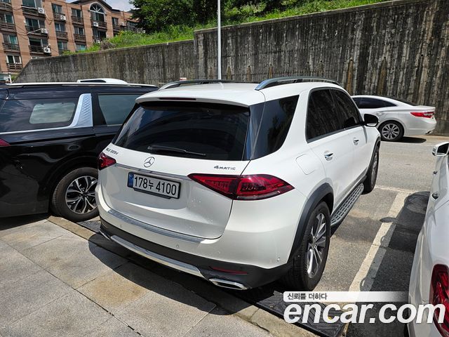 Mercedes-Benz GLE-Class GLE300d 4MATIC