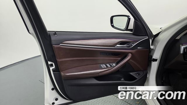 BMW 5-Series 520d Luxury Plus