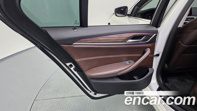 BMW 5-Series 520d Luxury Plus