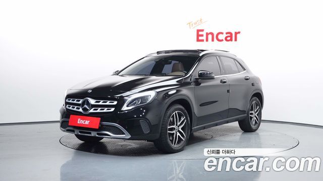 Mercedes-Benz GLA-Class GLA220 Premium